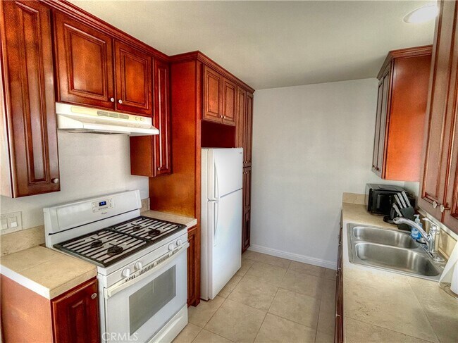 Building Photo - 308 Avenida Granada