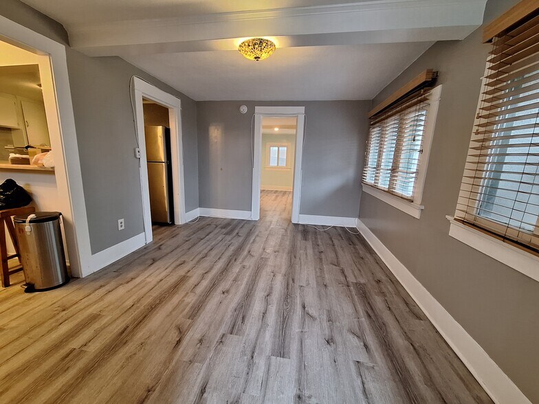 Living Room - 820 Beryl St