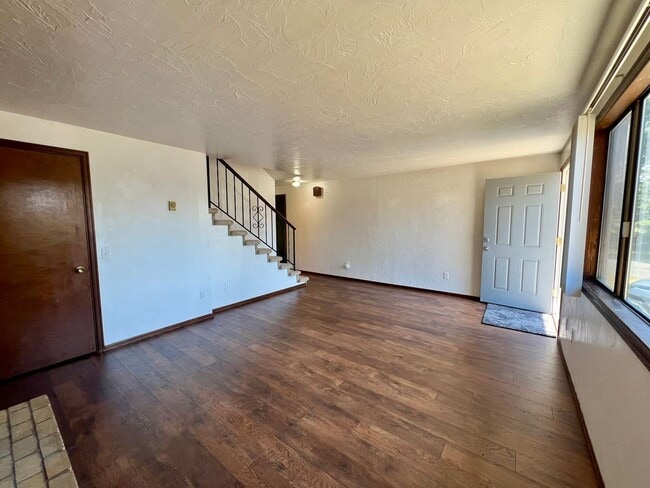 Building Photo - 2 BD Hawks Prairie Duplex