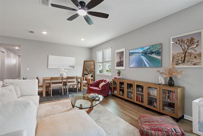 Building Photo - 26 Winged Elm Ct