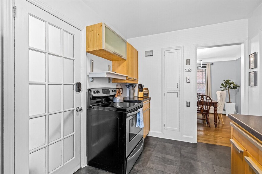 Building Photo - 522 W Hudson Ave