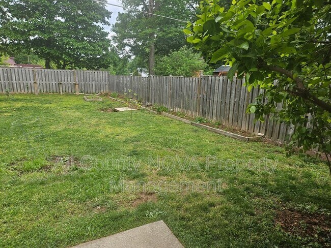 Building Photo - 3353 Ardley Ct