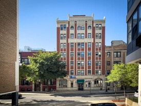 Building Photo - 515 W Belmont Ave