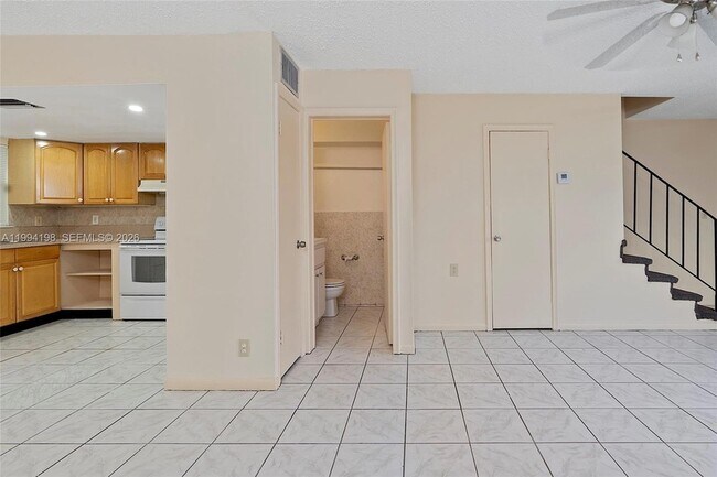 Building Photo - 5415 NW 27th St