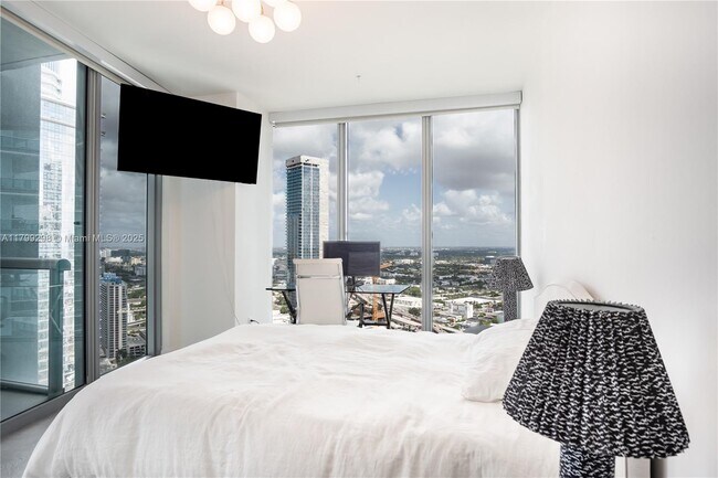 Building Photo - 888 Biscayne Blvd