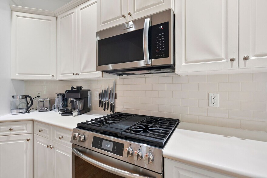 Building Photo - 7829 Harps Mill Woods Run