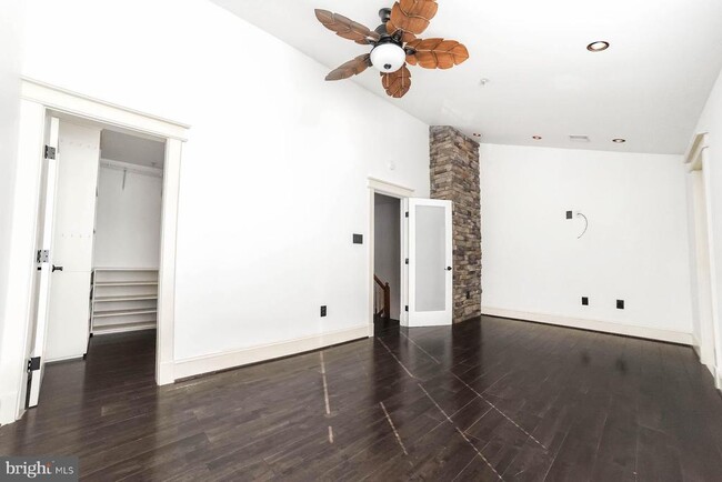 Building Photo - 3100 Esser Pl