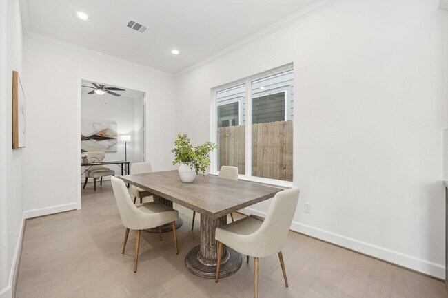 Building Photo - 1307 Beachton St