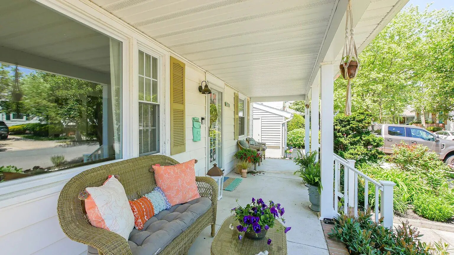 Building Photo - 110 N Pembroke Ave