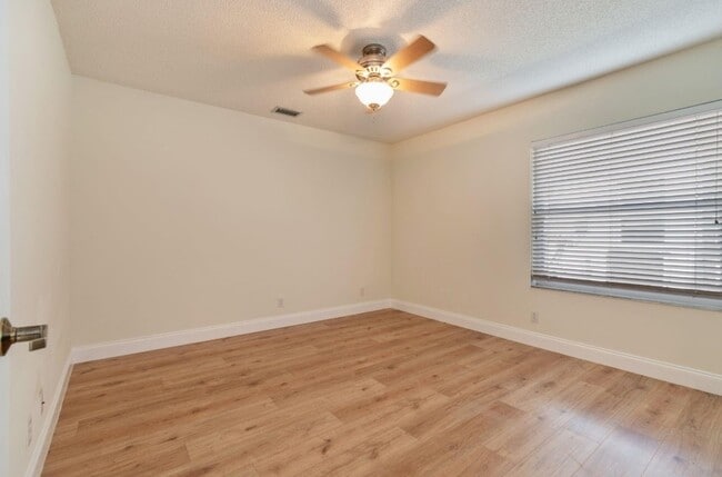 Building Photo - 474 Stonemont Dr