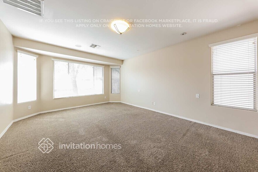 Building Photo - 5405 W Siesta Way