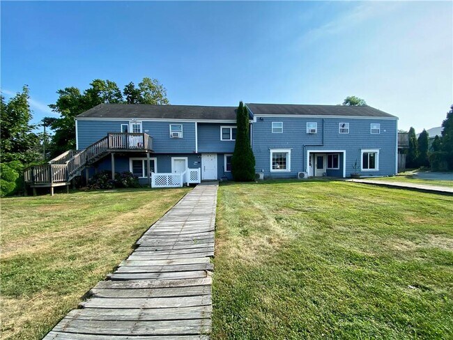 Primary Photo - 16 Clearview Ave