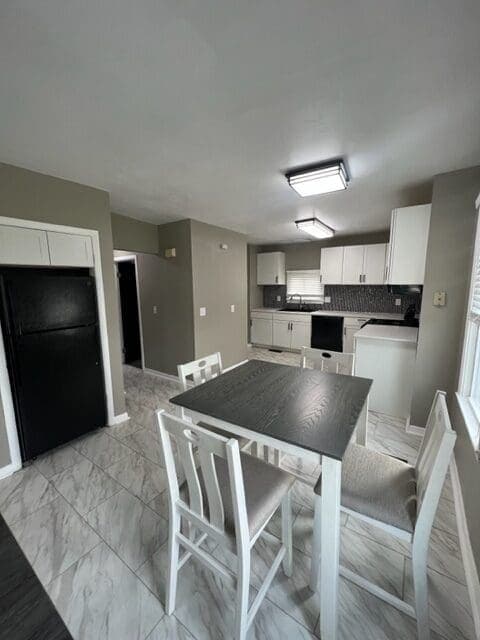 Building Photo - 204 Columbus Ave