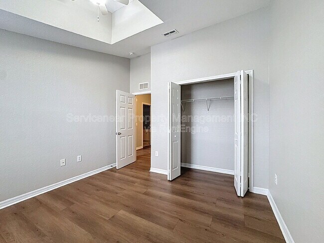 Building Photo - 10841 Dragonwood Dr