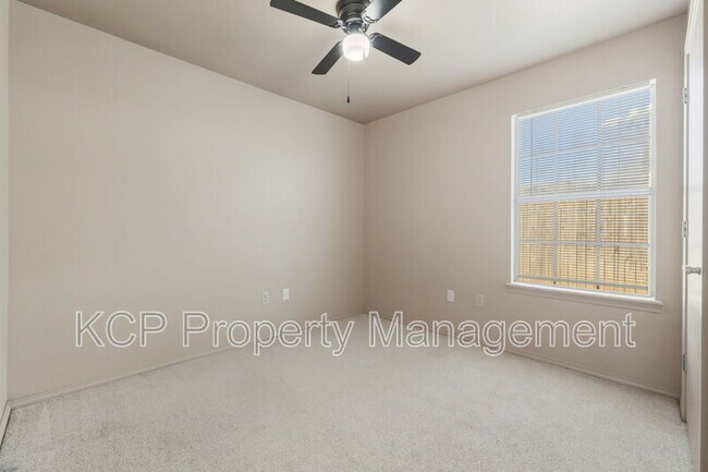 Building Photo - 6400 Massard Rd