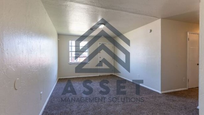 Building Photo - Charming 4-Bedroom Home with Fresh Updates in Midwest City