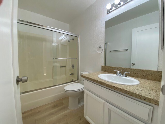 Building Photo - Beautiful Remodeled 3 Bedroom 2 Bathroom