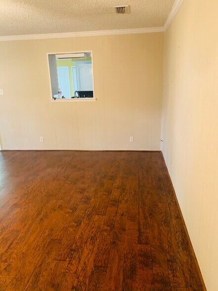 Building Photo - 115 Fairview Dr