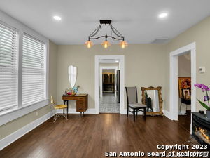 Building Photo - 713 Aransas Ave