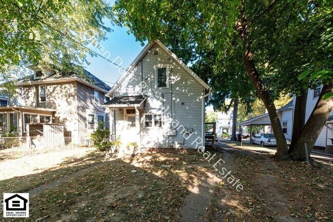 Building Photo - 1030 Lake Ave