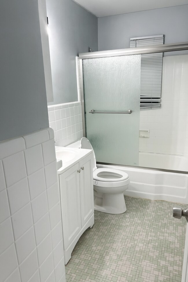 Building Photo - 290 Clisby Pl