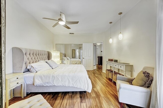 Building Photo - 6555 Via Regina