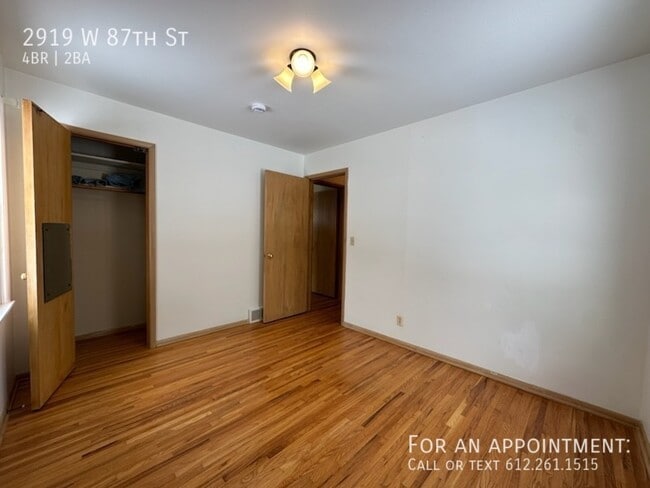 Building Photo - 2919 W 87th St