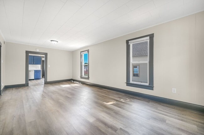 Building Photo - 4 Bedroom Home for Rent! Remodeled Home wi...
