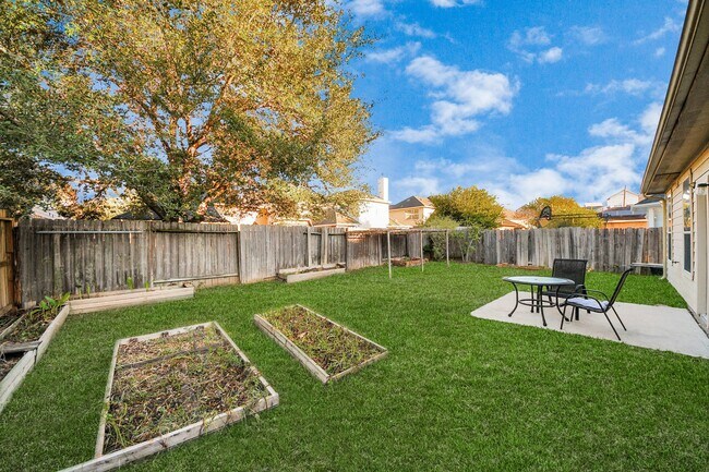 Building Photo - 822 Glen Abbey Dr