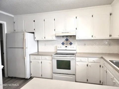 Building Photo - 3800 Sterling Pointe Dr