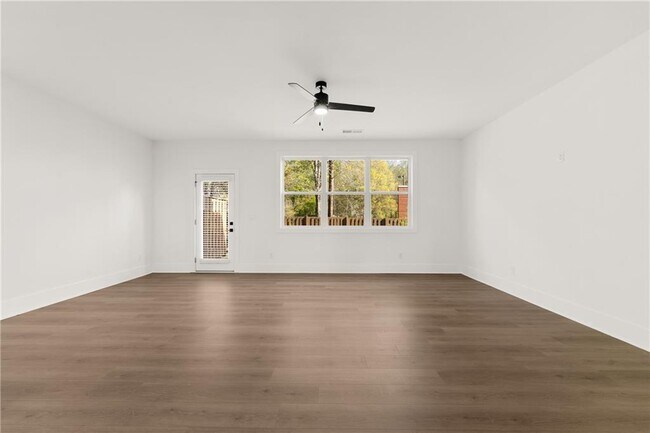 Building Photo - 3575 Overlook Rd NW