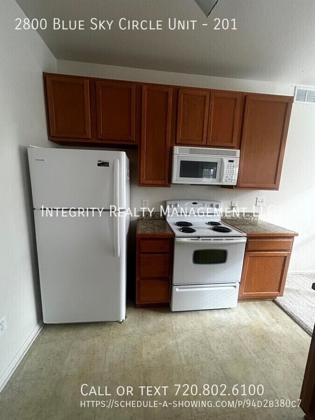 Building Photo - 2800 Blue Sky Cir