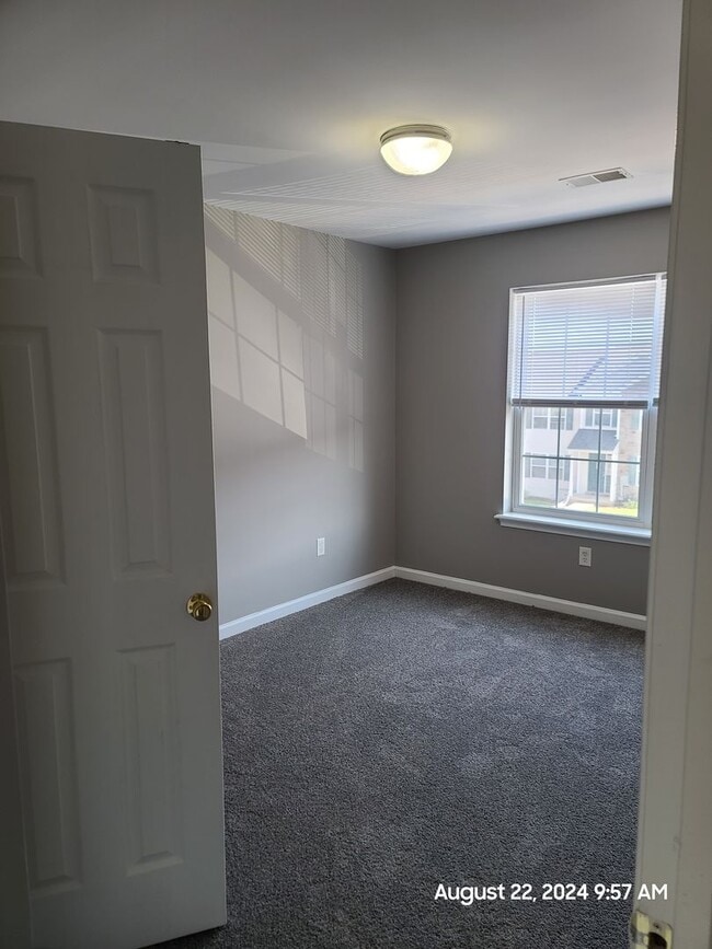 Building Photo - 3 Bedroom Townhome for Rent in Waynesboro