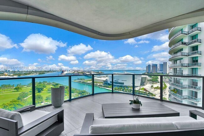 Building Photo - 1000 Biscayne Blvd