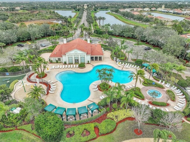 Building Photo - 11240 SW Wyndham Way