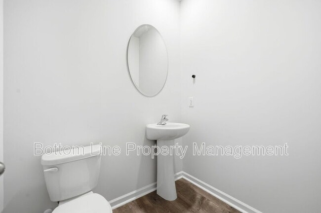 Building Photo - 413 Tucana St