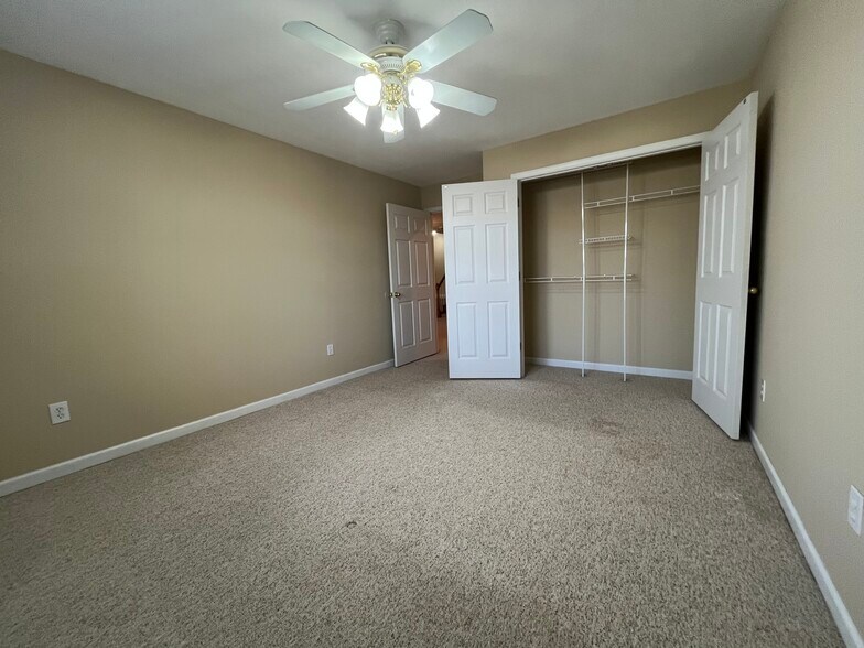 Bedroom Closet - 7218 Timber Trl