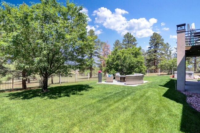 Building Photo - 10503 E Meadow Run