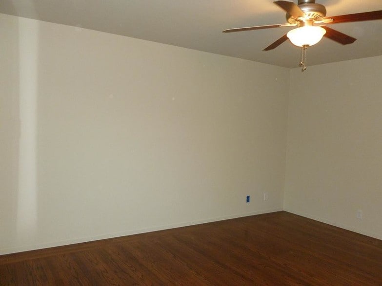 Building Photo - 439 Central Ct