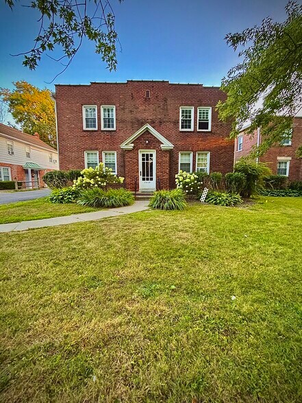 Exterior - 2228 Crescent Rd