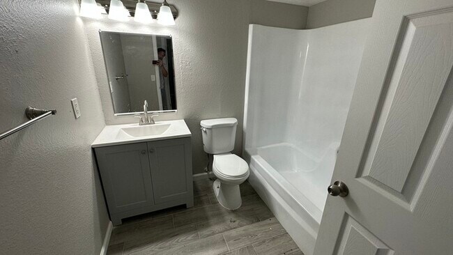 Building Photo - 2808 N 46th Ave