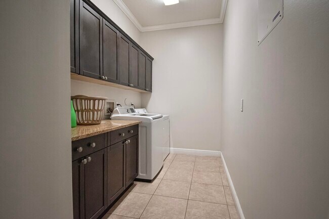 Building Photo - 10265 Isle Wynd Ct