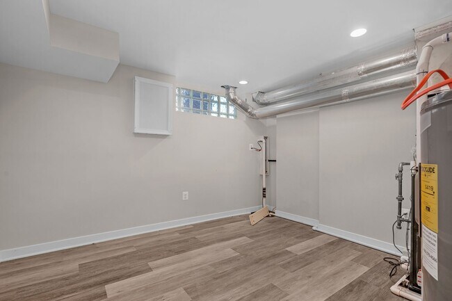 Building Photo - 517 E 27th St