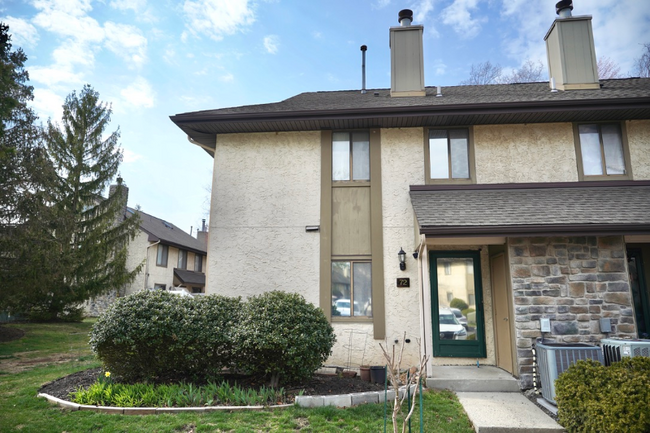 Primary Photo - 72 Hampshire Dr