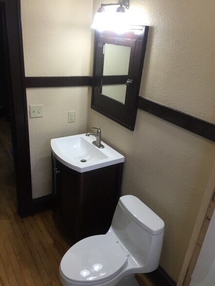 Vanity - 118 Pine St