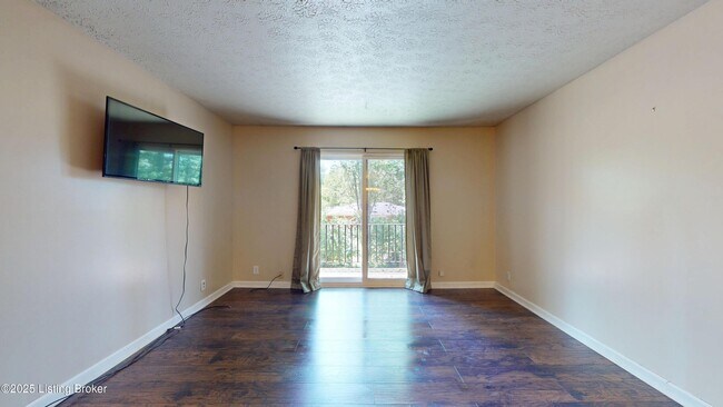 Building Photo - 7074 Wildwood Cir