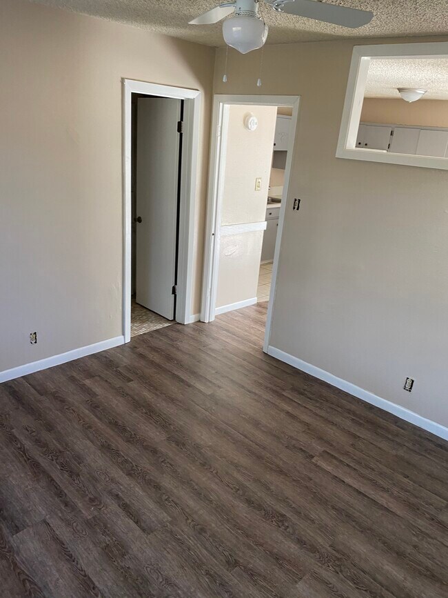 Building Photo - 401 Willett Pl Blvd