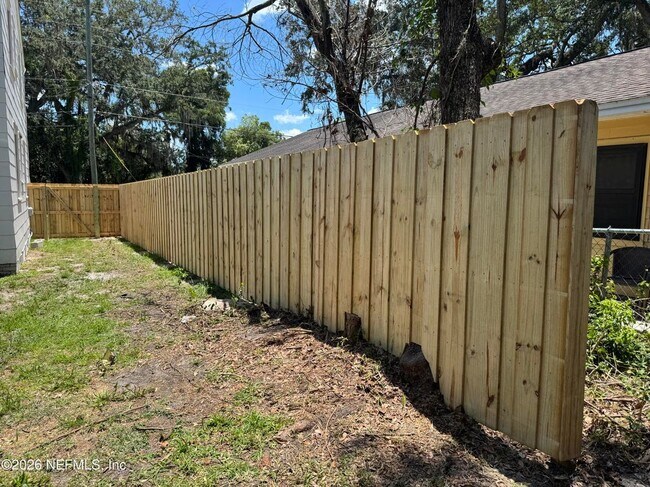 Building Photo - 1552 Naldo Ave