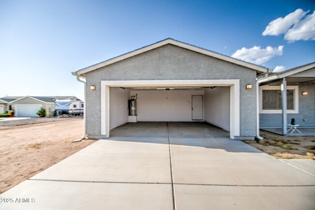 Building Photo - 24272 E King Rd