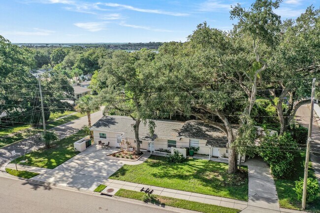 Building Photo - 1158 7th St S